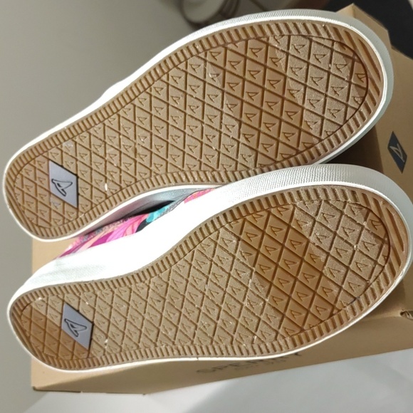 Sperry Crest to Coral Pink Top-Siders, size 8.5 - Picture 3 of 5